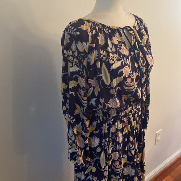 Falls creek size small dress - Picture 4 of 10